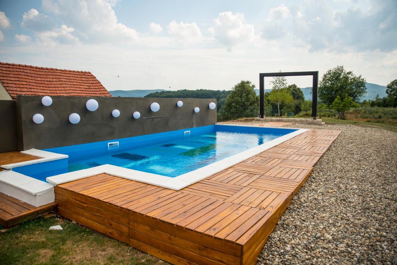 Skriveni Raj Pension Gornji Milanovac Buitenkant foto