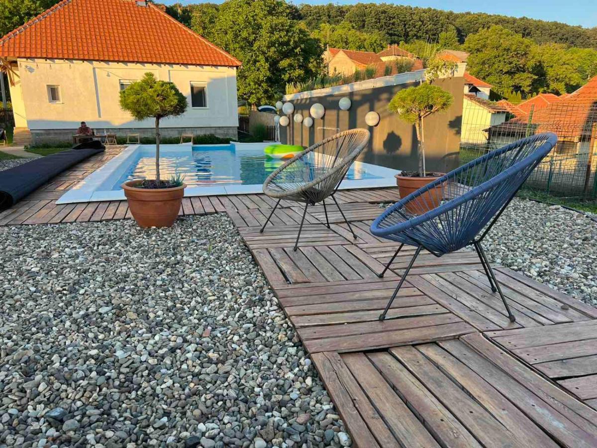 Skriveni Raj Pension Gornji Milanovac Buitenkant foto