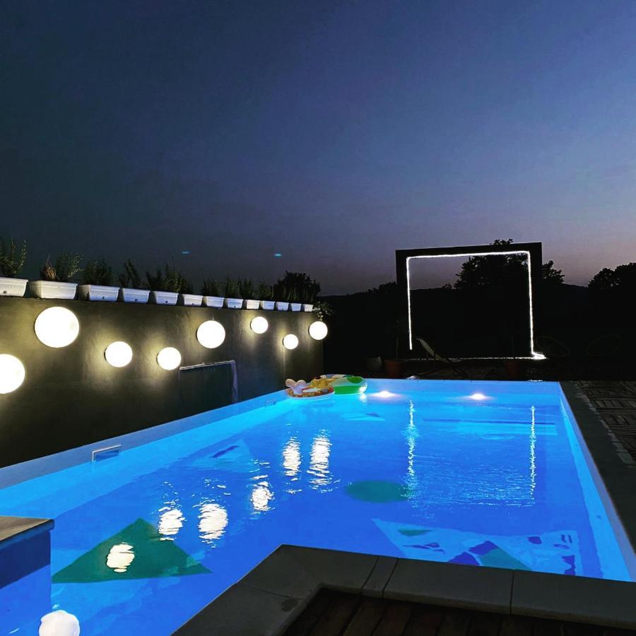 Skriveni Raj Pension Gornji Milanovac Buitenkant foto